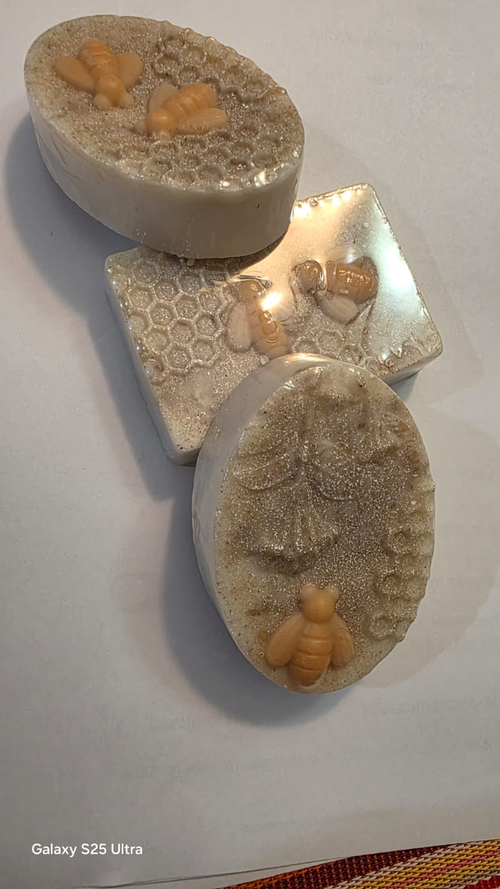 Jabón artesanal de avena y miel